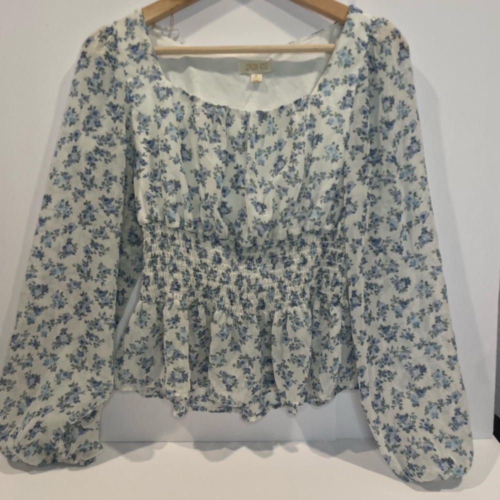 Chic Blue Floral Blouse
